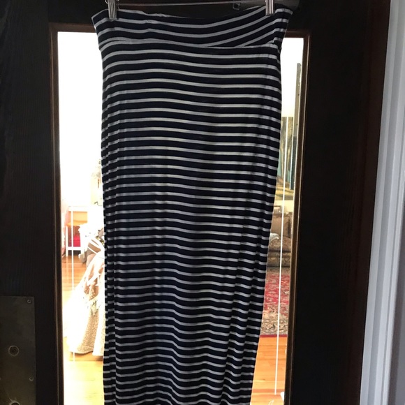 Veronicam Skirt - Picture 2 of 4